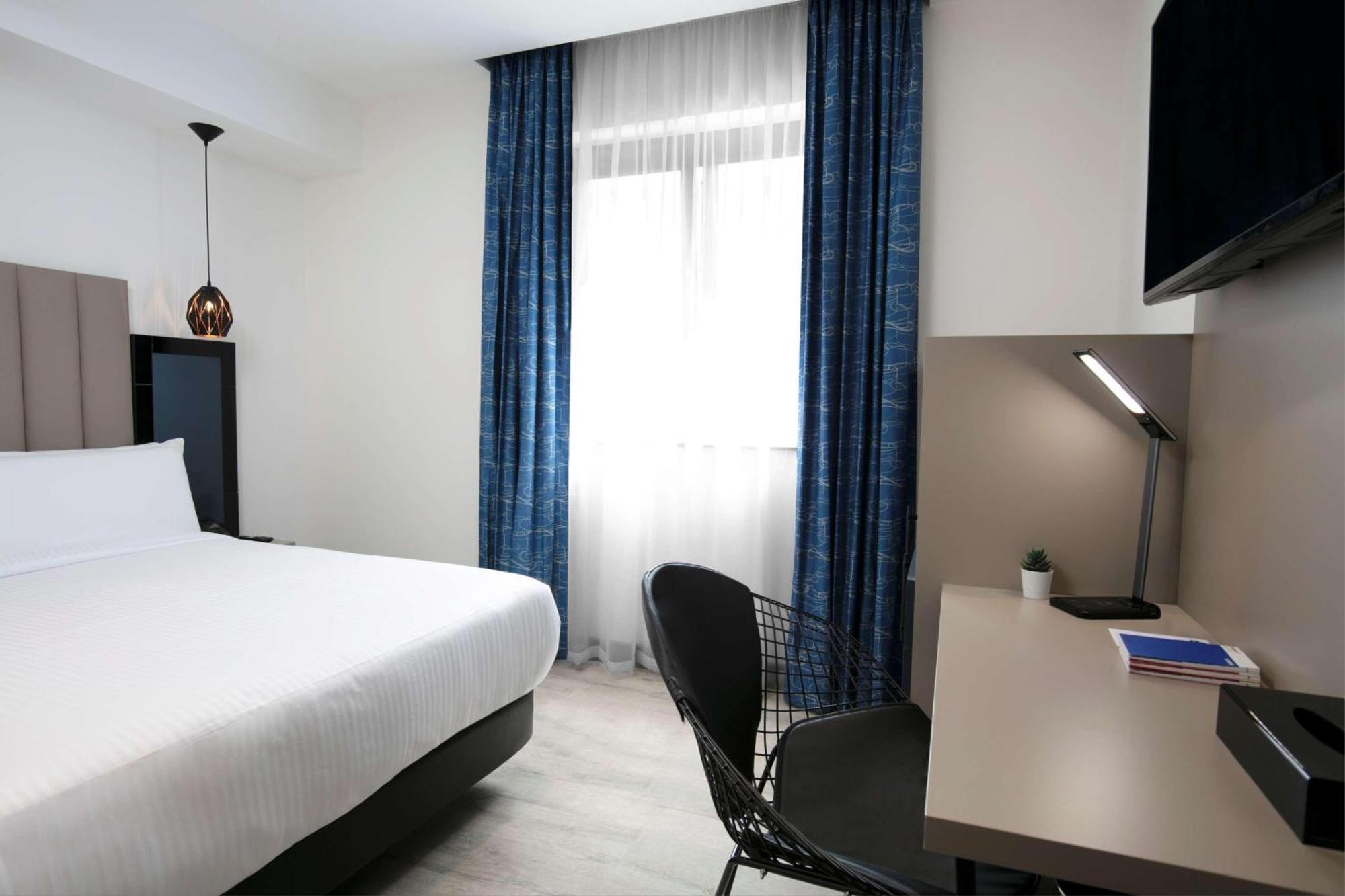 Spark By Hilton Luton ルートン エクステリア 写真