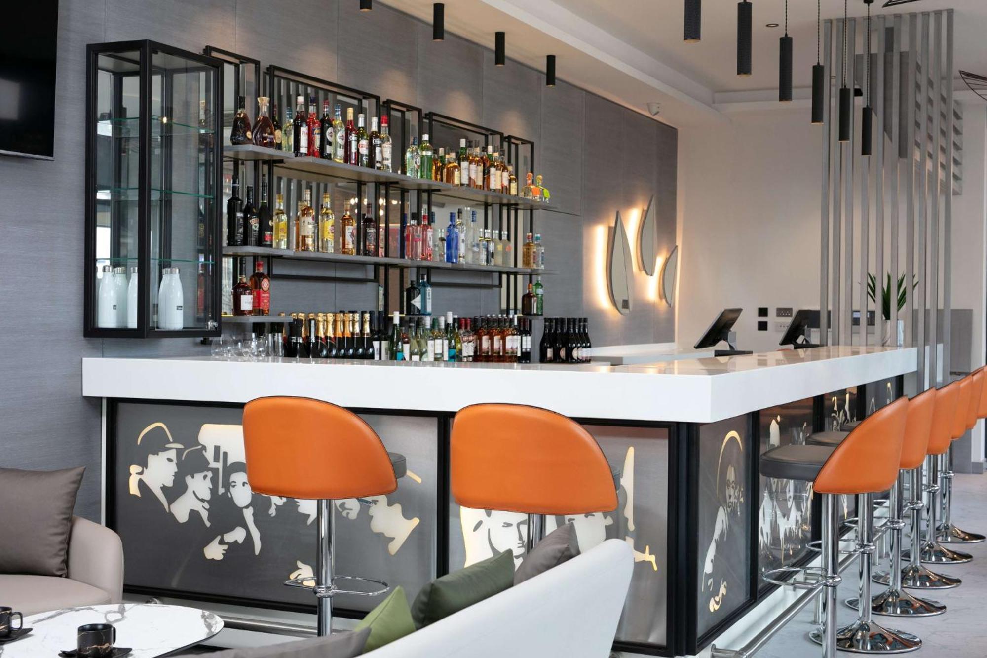 Spark By Hilton Luton ルートン エクステリア 写真