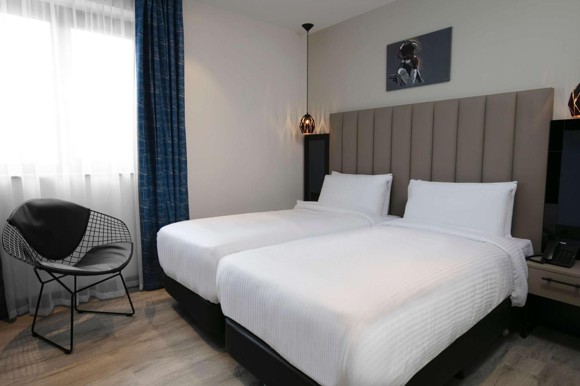 Spark By Hilton Luton ルートン エクステリア 写真