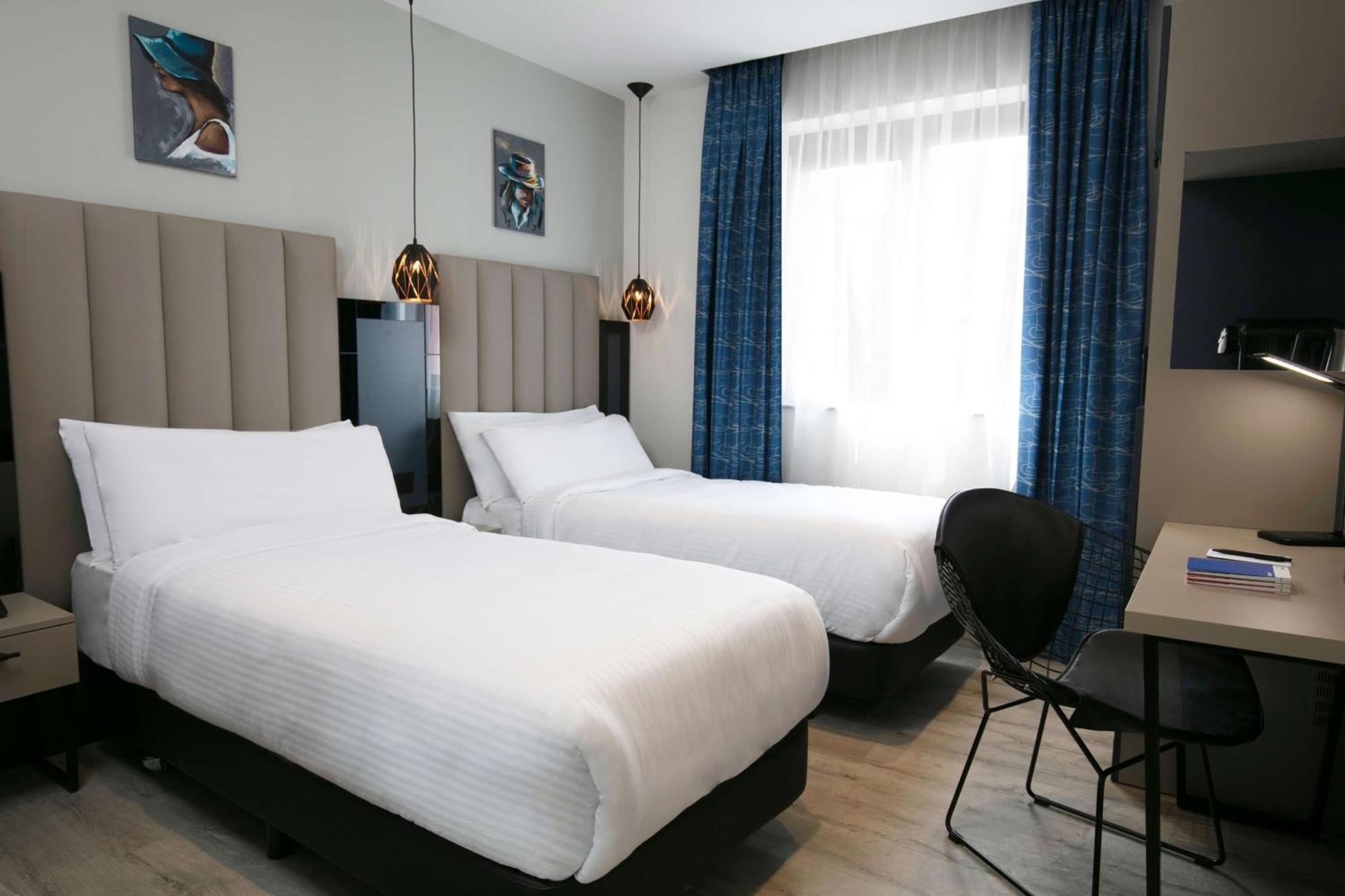 Spark By Hilton Luton ルートン エクステリア 写真
